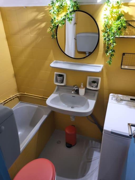 Viva La Frida Boho Apartment In Central Atina Dış mekan fotoğraf